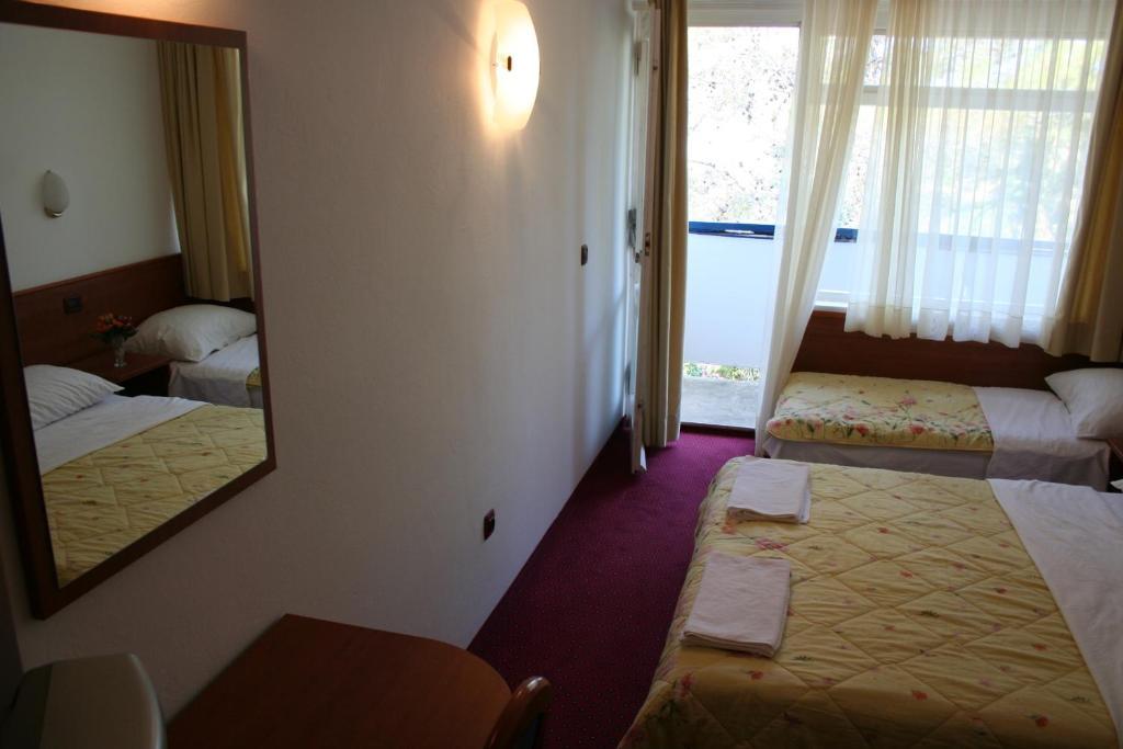 Hotel Luka Ллука Экстерьер фото